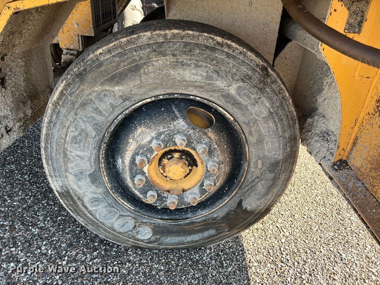 image for item LB9376 WHS 116  chip spreader