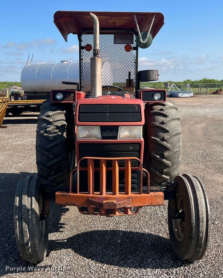 image for item LB9377 1993 Case IH 895  tractor