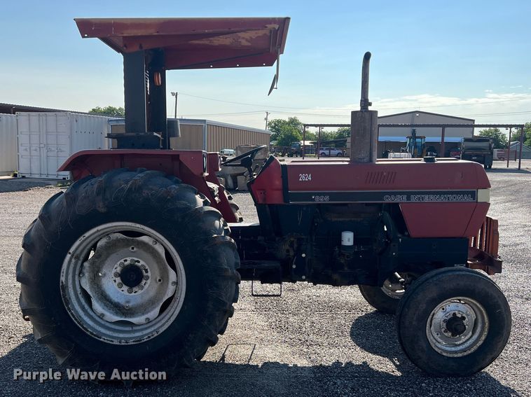 image for item LB9377 1993 Case IH 895  tractor
