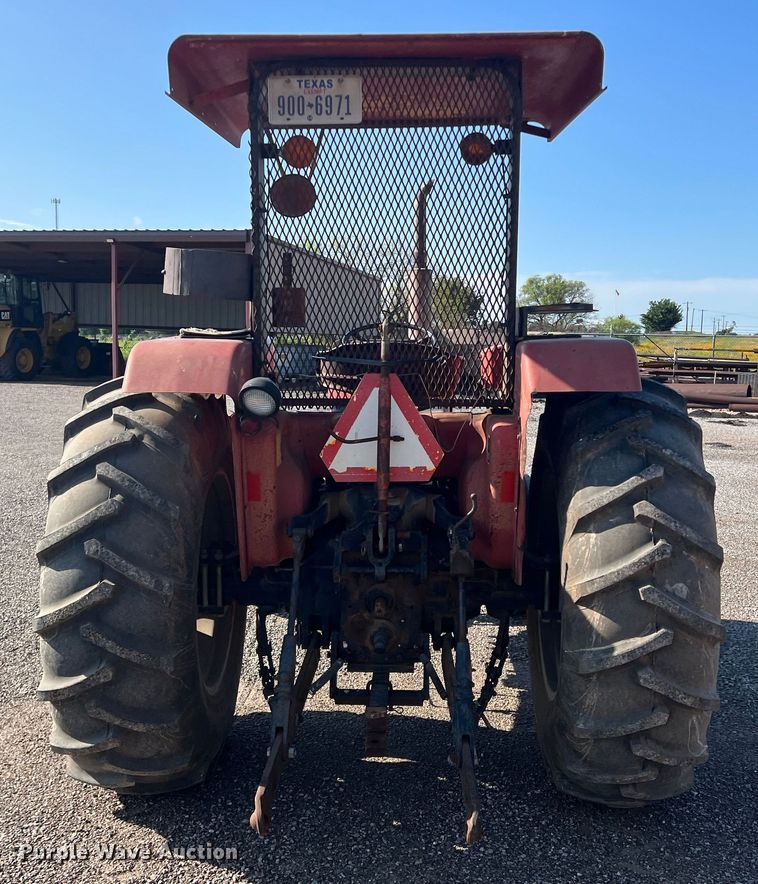 image for item LB9377 1993 Case IH 895  tractor