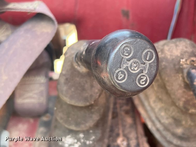 image for item LB9377 1993 Case IH 895  tractor