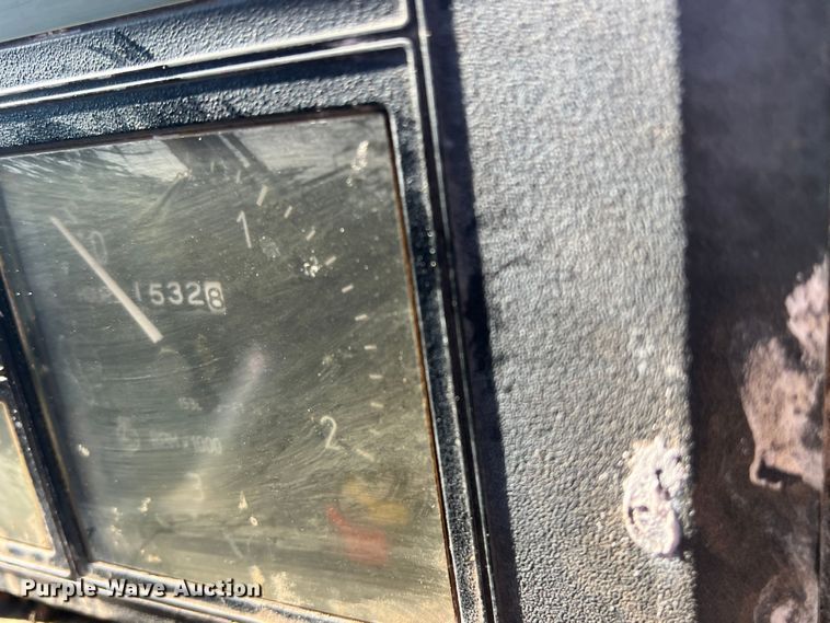 image for item LB9377 1993 Case IH 895  tractor