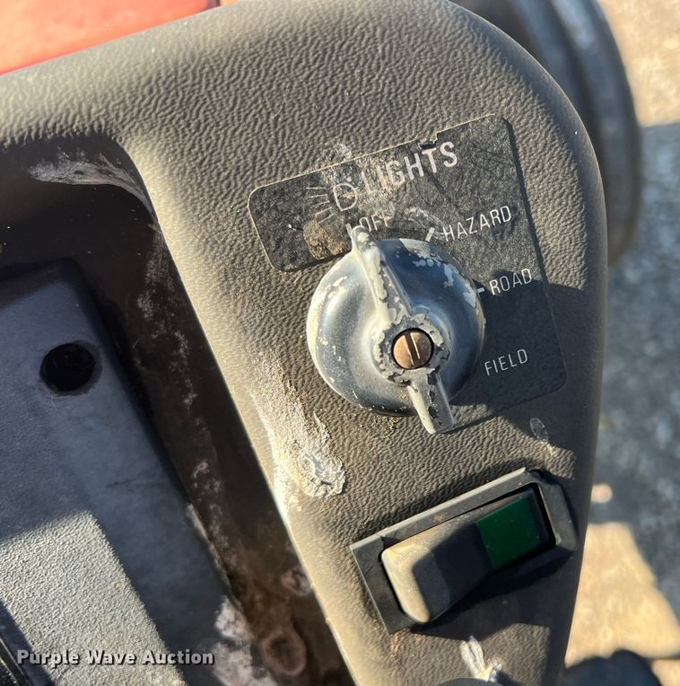 image for item LB9377 1993 Case IH 895  tractor