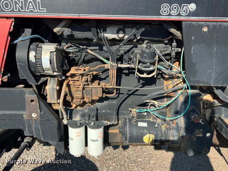 image for item LB9377 1993 Case IH 895  tractor