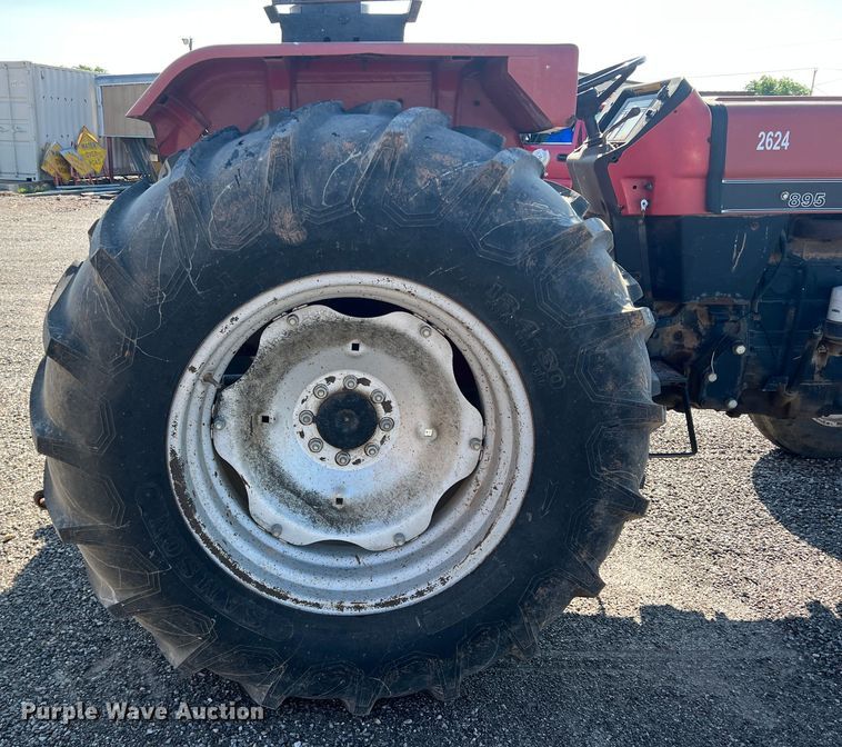 image for item LB9377 1993 Case IH 895  tractor