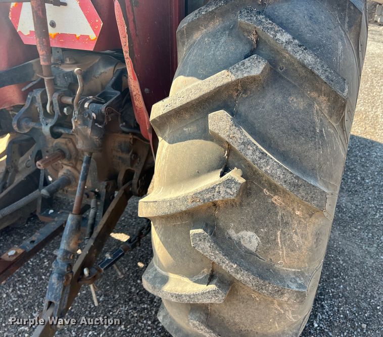 image for item LB9377 1993 Case IH 895  tractor