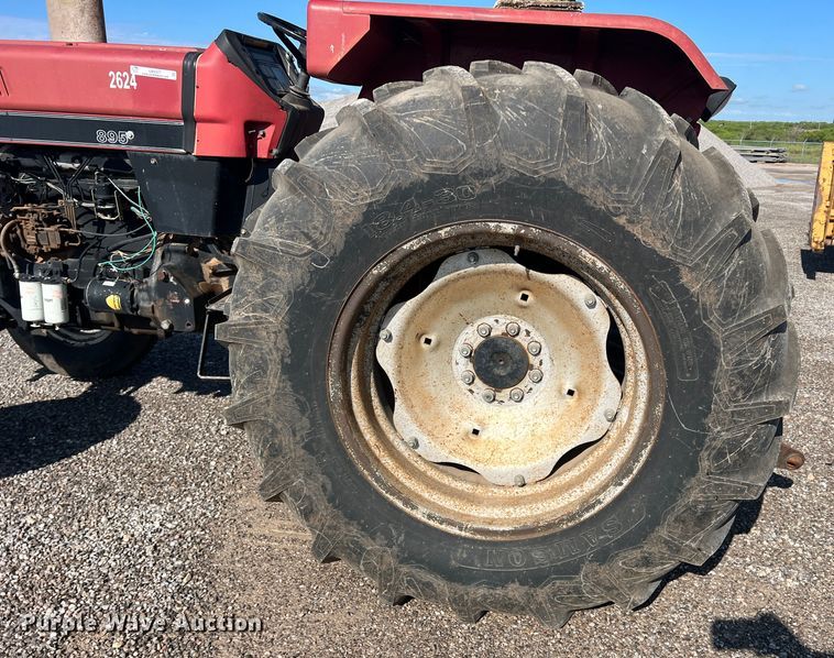image for item LB9377 1993 Case IH 895  tractor
