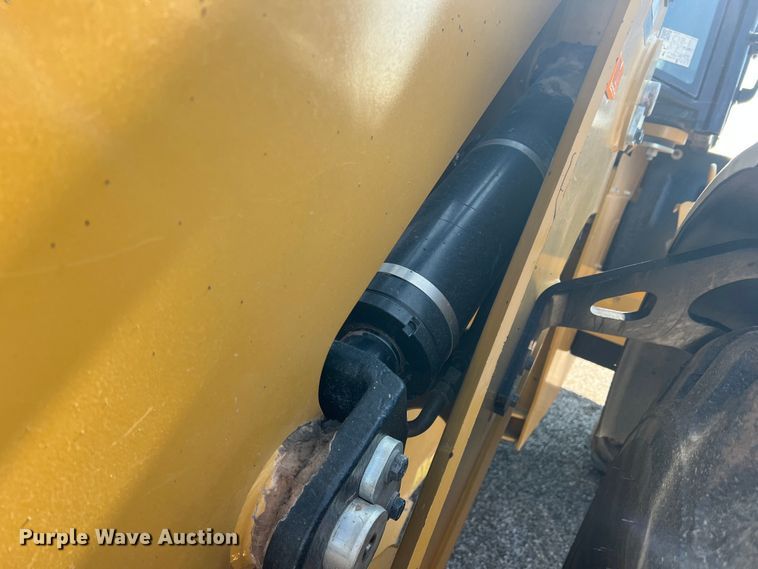 image for item LB9378 2016 Caterpillar 918M  wheel loader