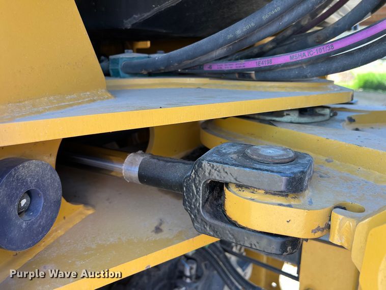 image for item LB9378 2016 Caterpillar 918M  wheel loader