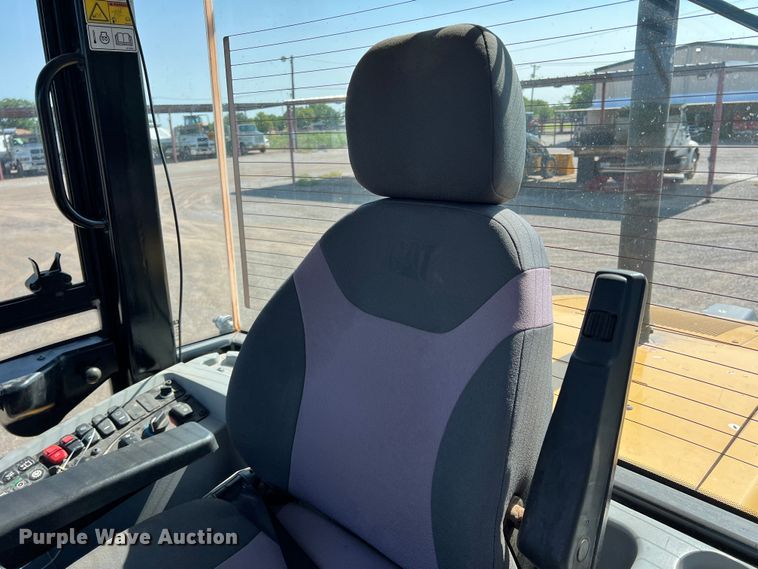 image for item LB9378 2016 Caterpillar 918M  wheel loader