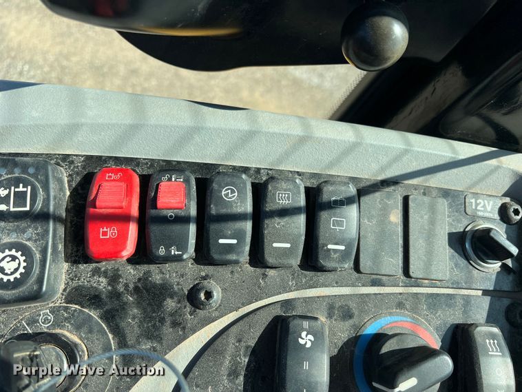 image for item LB9378 2016 Caterpillar 918M  wheel loader