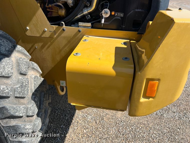 image for item LB9378 2016 Caterpillar 918M  wheel loader