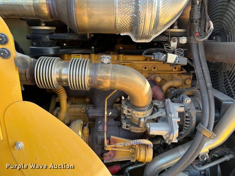 image for item LB9378 2016 Caterpillar 918M  wheel loader