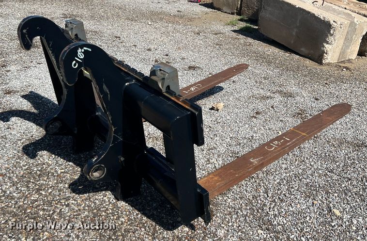 image for item LB9378 2016 Caterpillar 918M  wheel loader