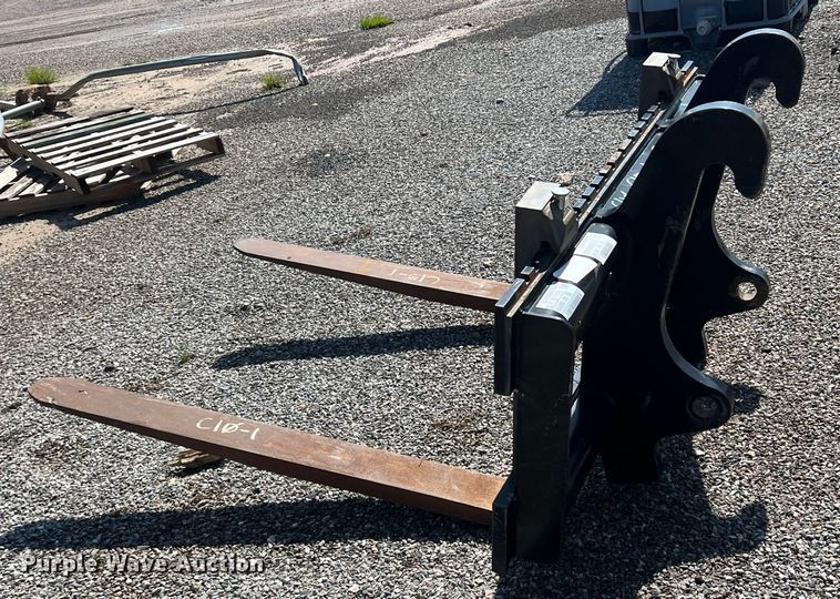 image for item LB9378 2016 Caterpillar 918M  wheel loader