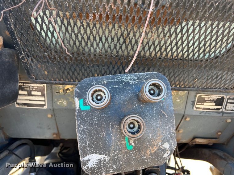 image for item LB9380 2000 Massey Ferguson 4263  tractor