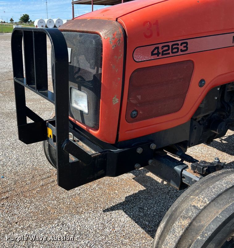 image for item LB9380 2000 Massey Ferguson 4263  tractor