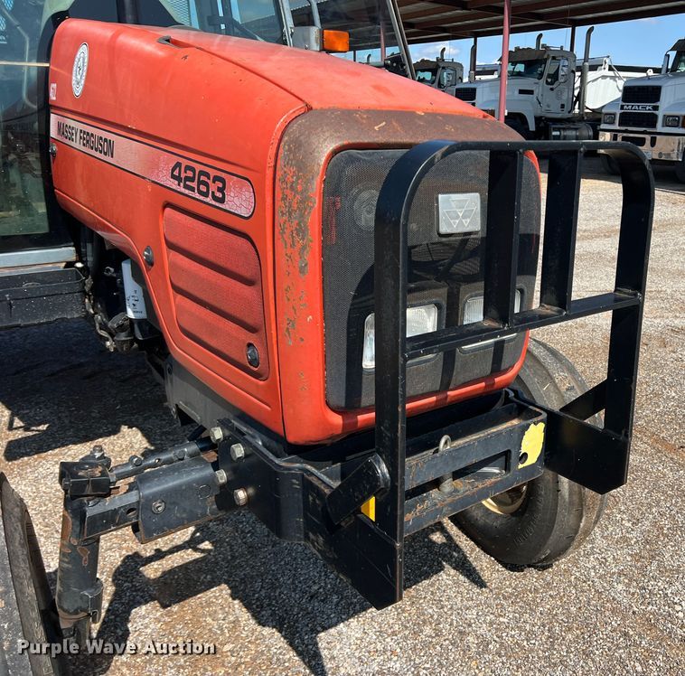 image for item LB9380 2000 Massey Ferguson 4263  tractor