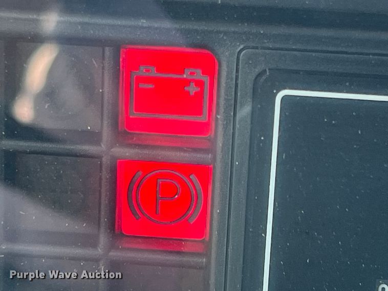 image for item LB9380 2000 Massey Ferguson 4263  tractor