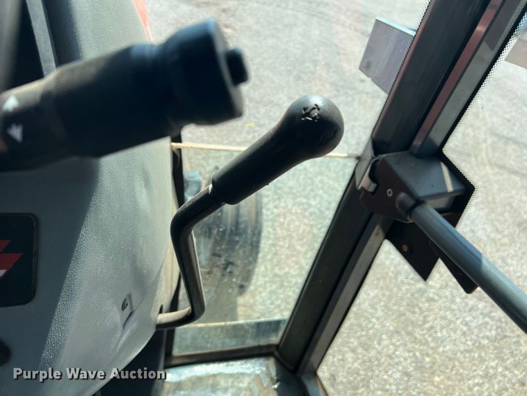 image for item LB9380 2000 Massey Ferguson 4263  tractor