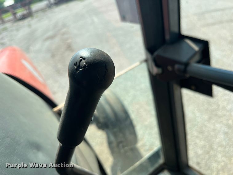 image for item LB9380 2000 Massey Ferguson 4263  tractor