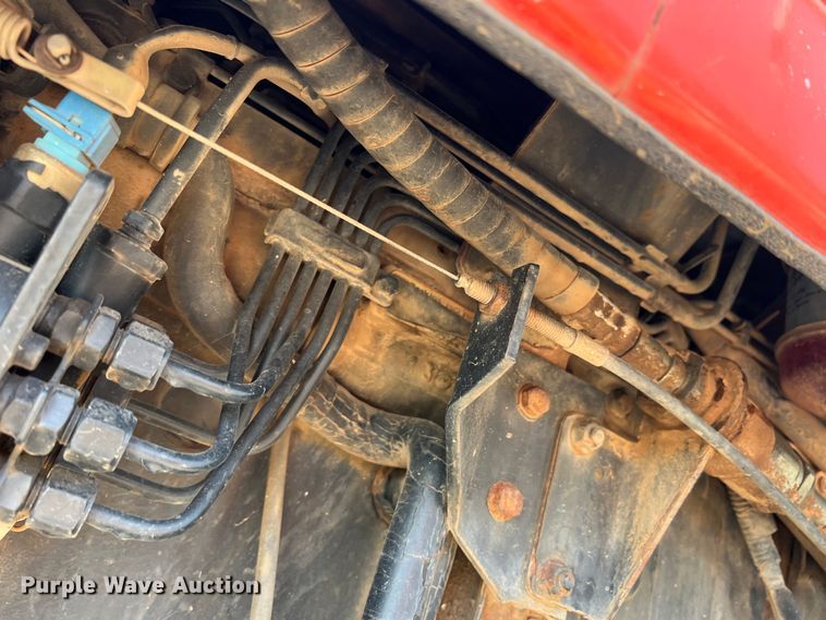 image for item LB9380 2000 Massey Ferguson 4263  tractor