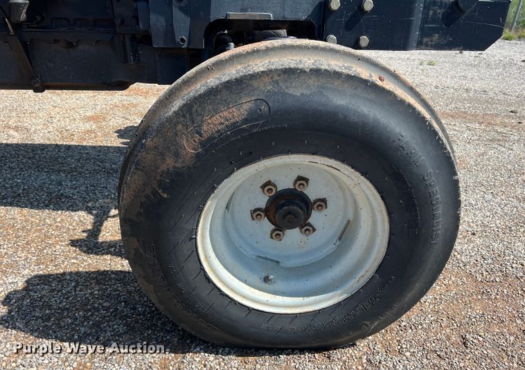 image for item LB9380 2000 Massey Ferguson 4263  tractor