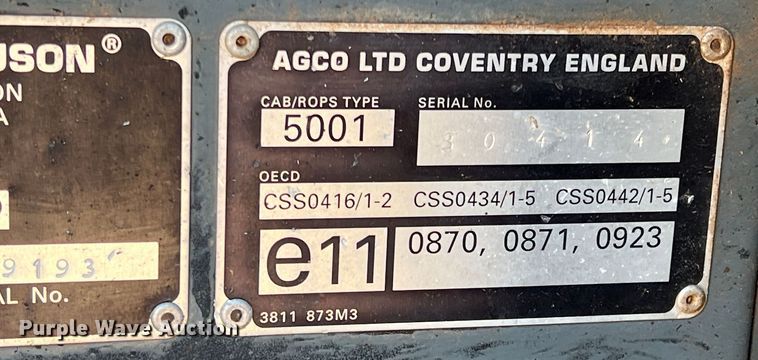 image for item LB9380 2000 Massey Ferguson 4263  tractor