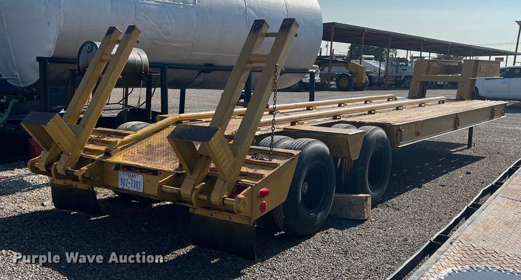 image for item LB9382 1979 Hyster  equipment trailer