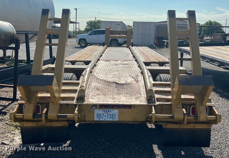 image for item LB9382 1979 Hyster  equipment trailer