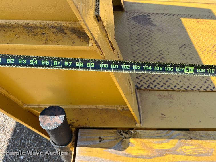 image for item LB9382 1979 Hyster  equipment trailer