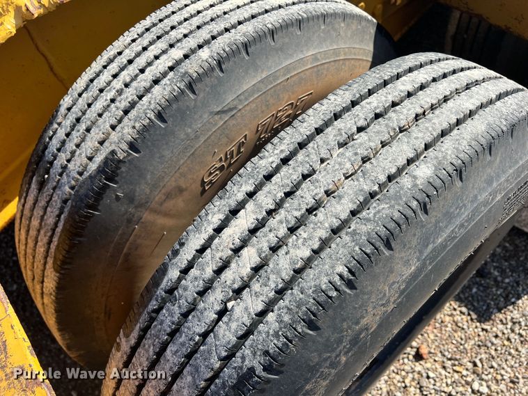 image for item LB9382 1979 Hyster  equipment trailer