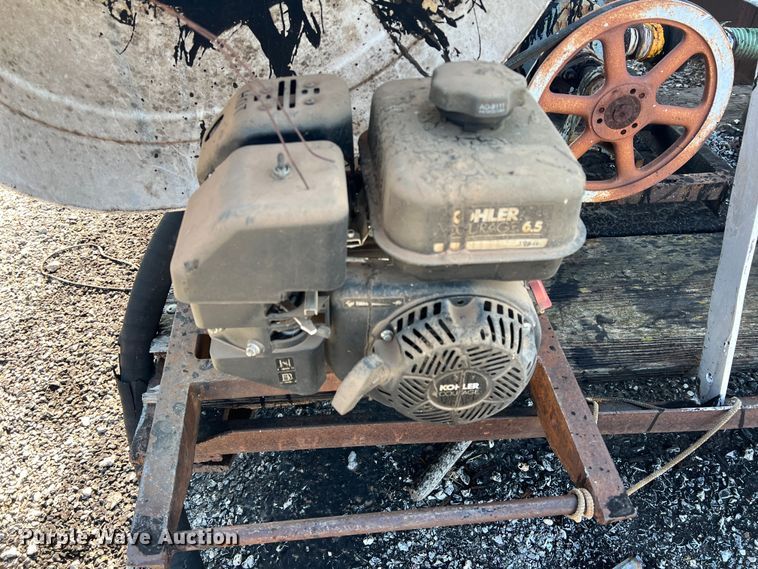 image for item LB9383 Oil tank