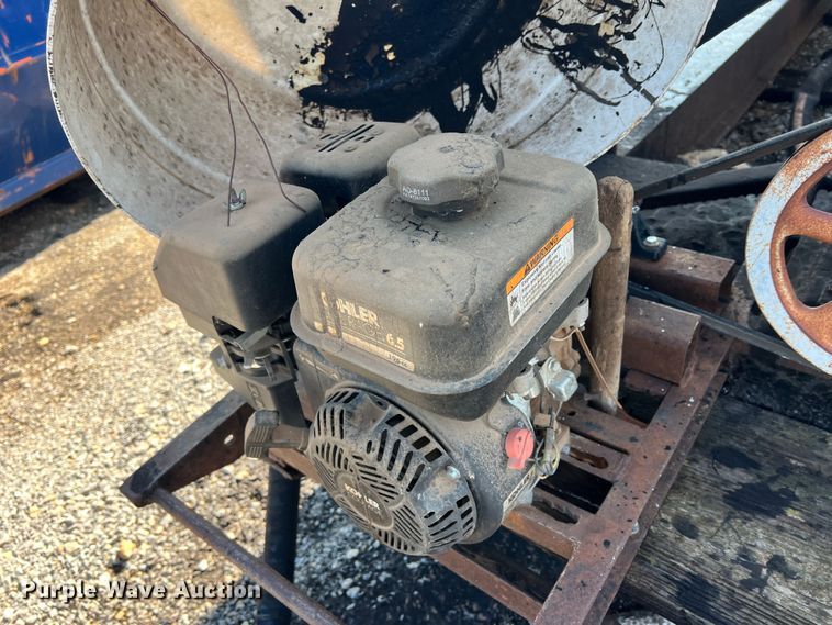 image for item LB9383 Oil tank