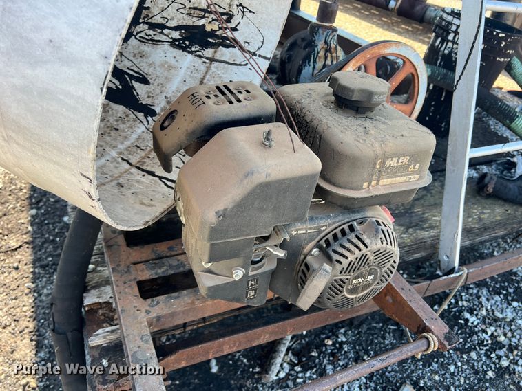 image for item LB9383 Oil tank