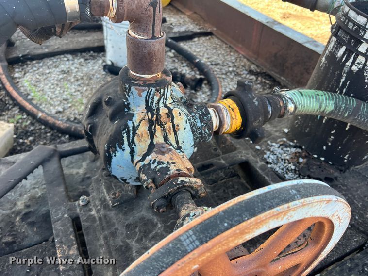 image for item LB9383 Oil tank