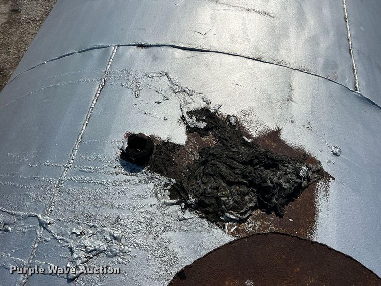 image for item LB9383 Oil tank