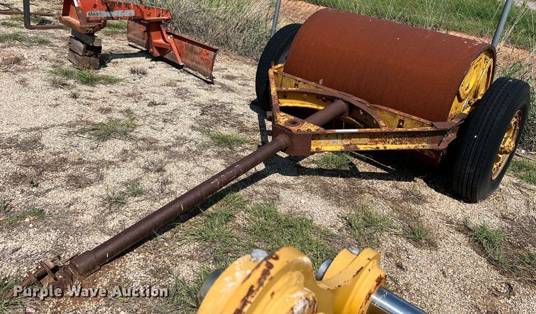 image for item LB9387 Single drum roller