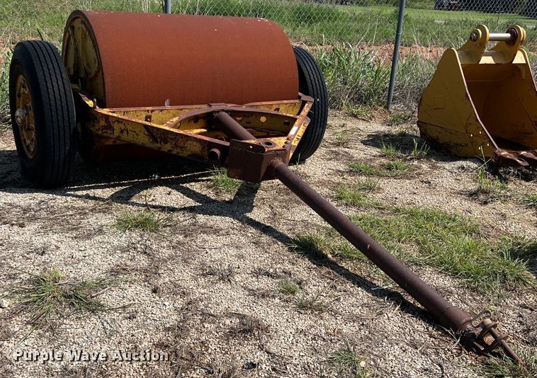 image for item LB9387 Single drum roller