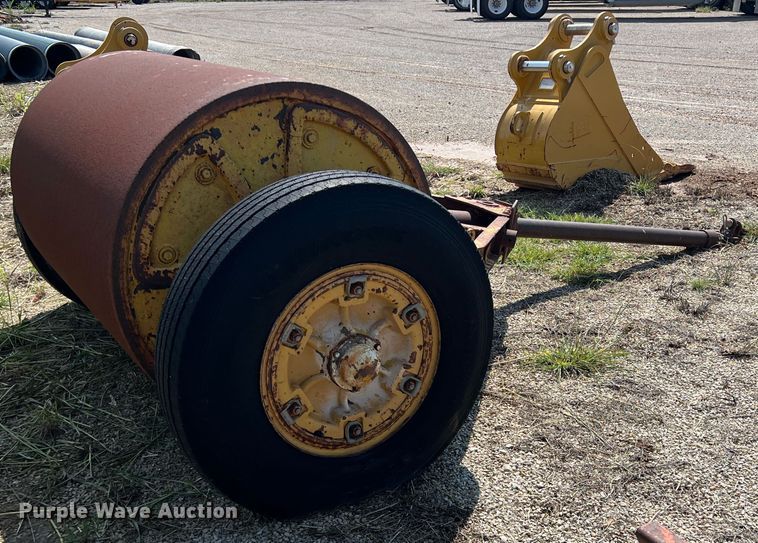 image for item LB9387 Single drum roller