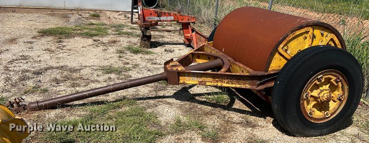 image for item LB9387 Single drum roller