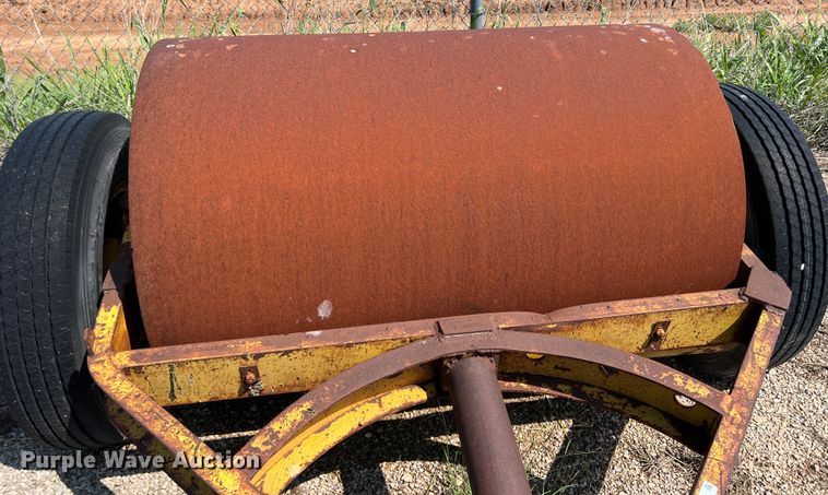 image for item LB9387 Single drum roller