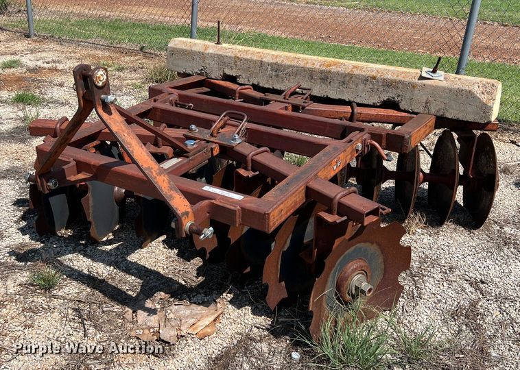 image for item LB9389 Massey Fergusen MF27  tandem disk