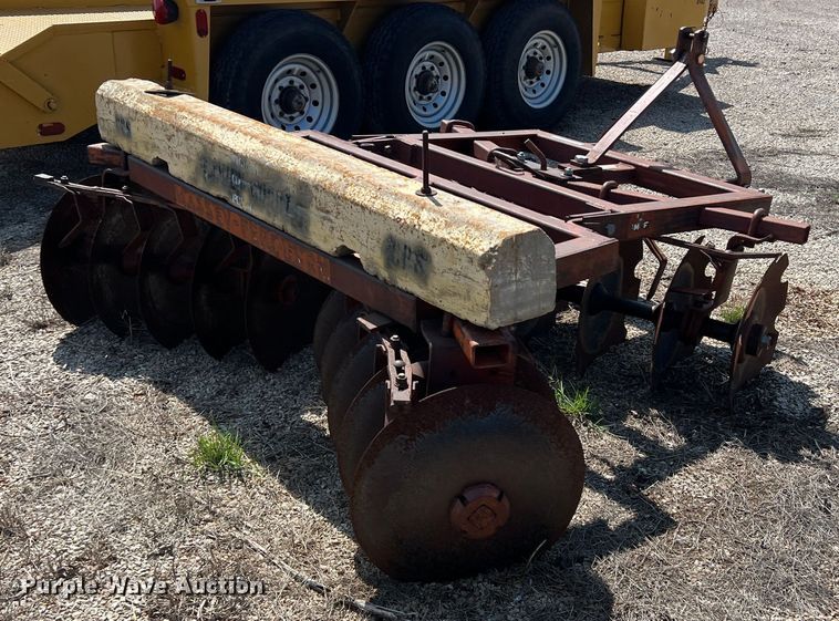 image for item LB9389 Massey Fergusen MF27  tandem disk
