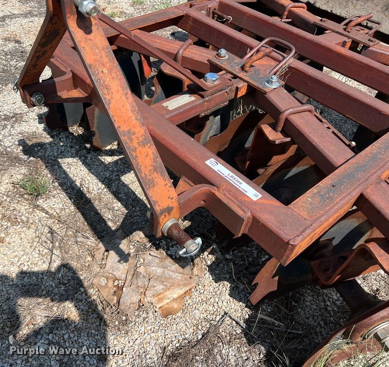 image for item LB9389 Massey Fergusen MF27  tandem disk