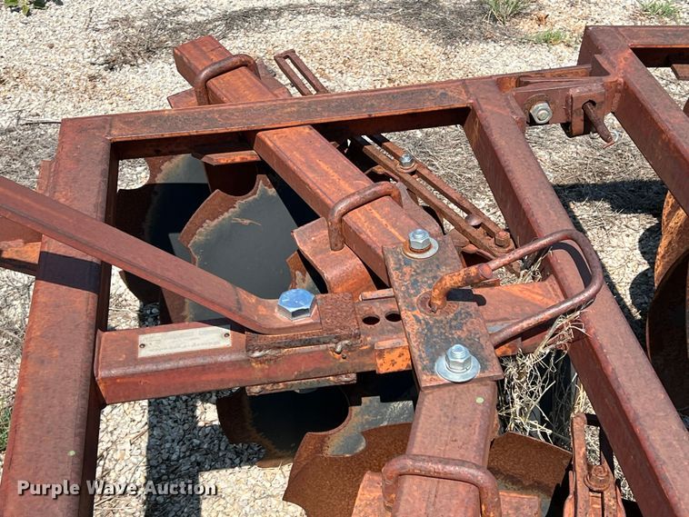 image for item LB9389 Massey Fergusen MF27  tandem disk