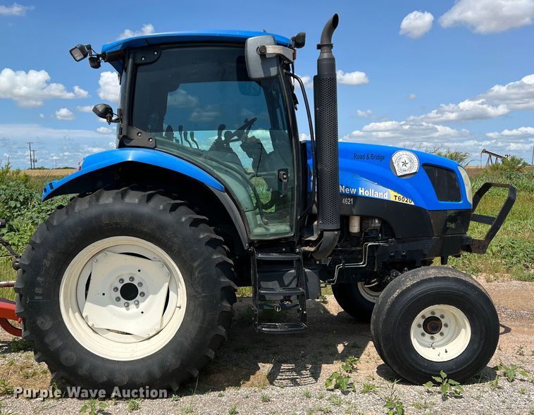 image for item LB9393 2008 New Holland T6020  tractor
