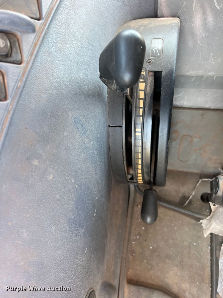 image for item LB9393 2008 New Holland T6020  tractor