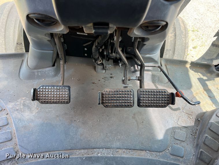 image for item LB9393 2008 New Holland T6020  tractor