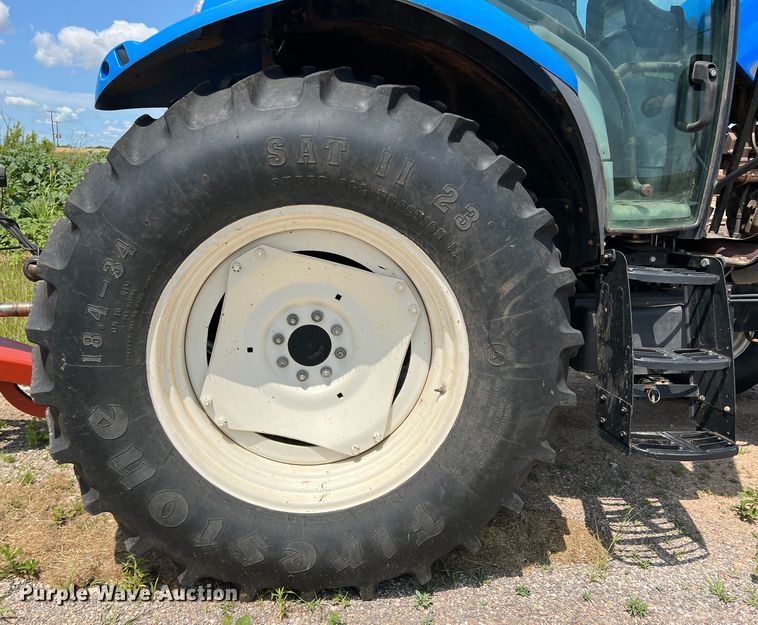 image for item LB9393 2008 New Holland T6020  tractor